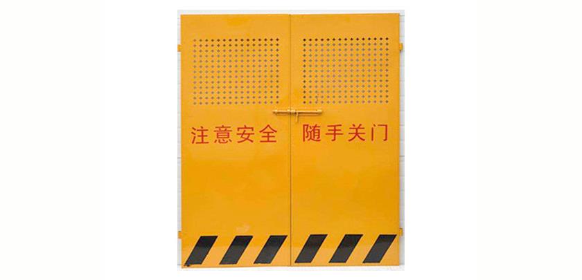 為什么施工電梯防護(hù)門(mén)是黃色的？